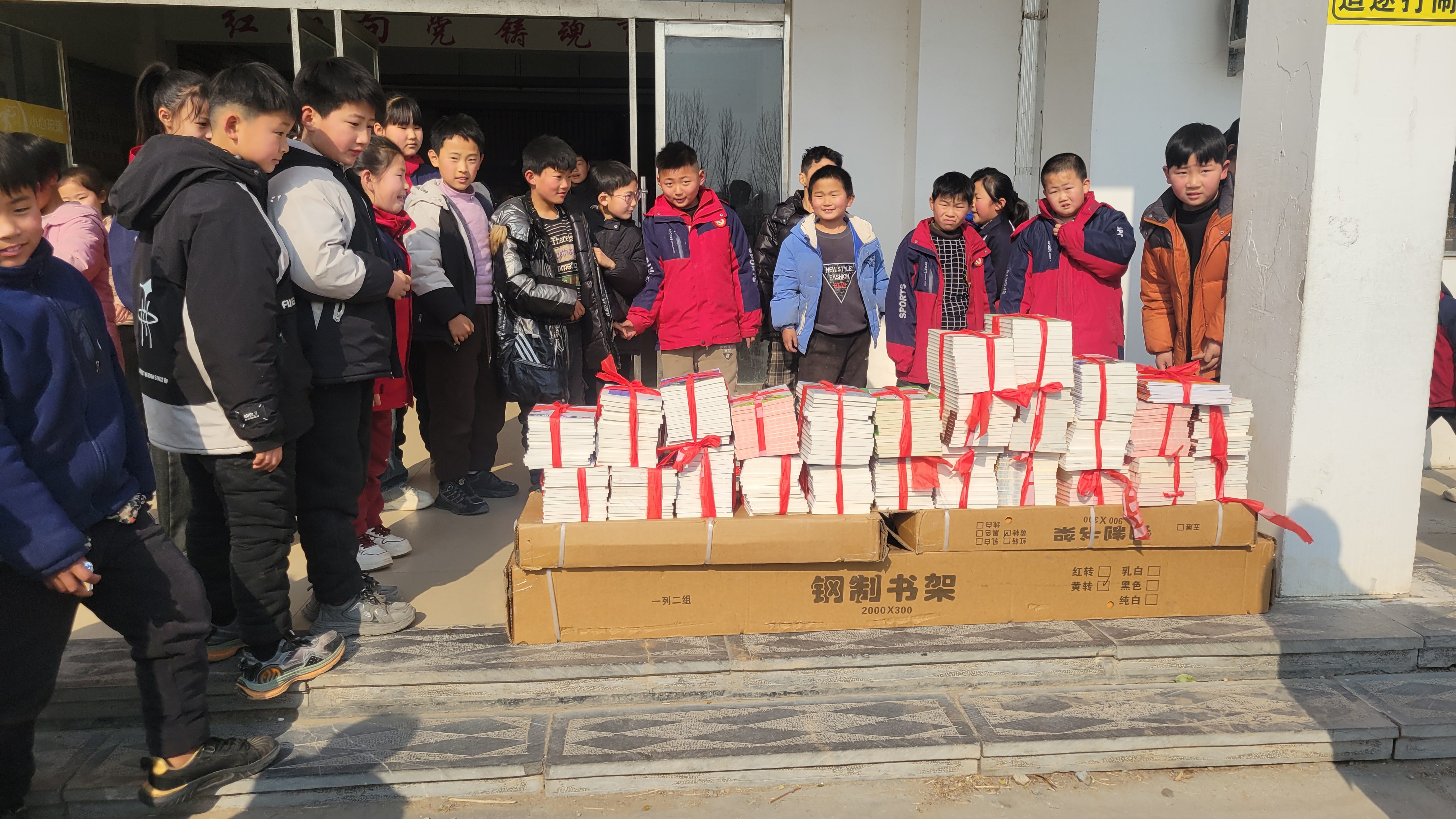 书香沁润乡村校园！&ldquo;梦想图书馆计划&rdquo;公益项目落户唐庙乡三屯小学